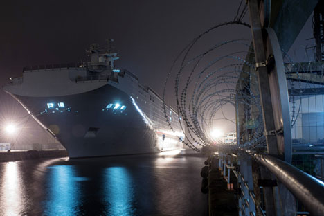 The Vladivostok amphibious assault ship of the Mistral class at the STX Europe shipyard in Saint-Nazaire. Source: Grigory Sysoev / RIA Novosti 